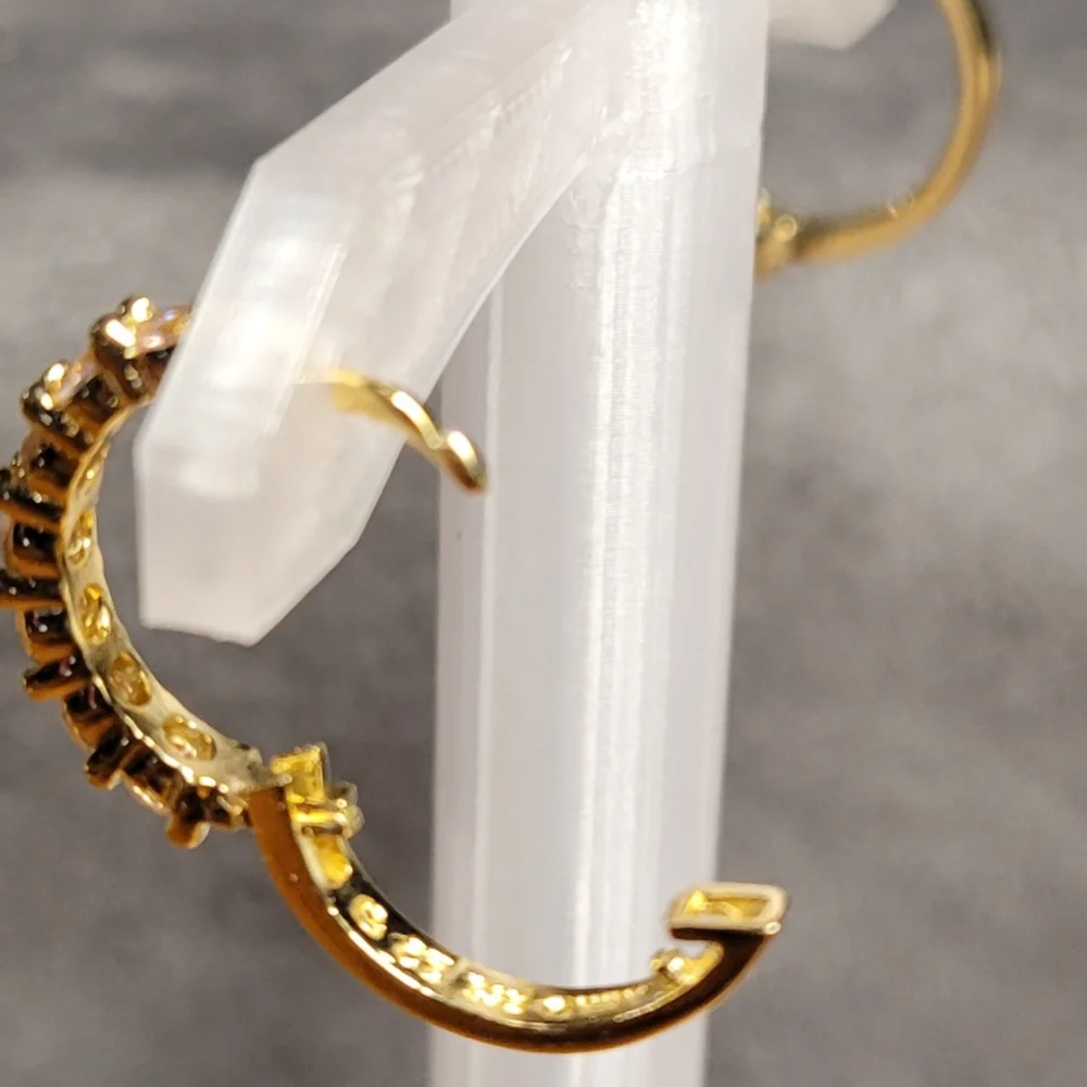 Elegant Gold and Silver Women's Hoop Earrings - Picture 3 of 8